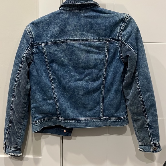 AE Jean Jacket - Picture 6 of 9